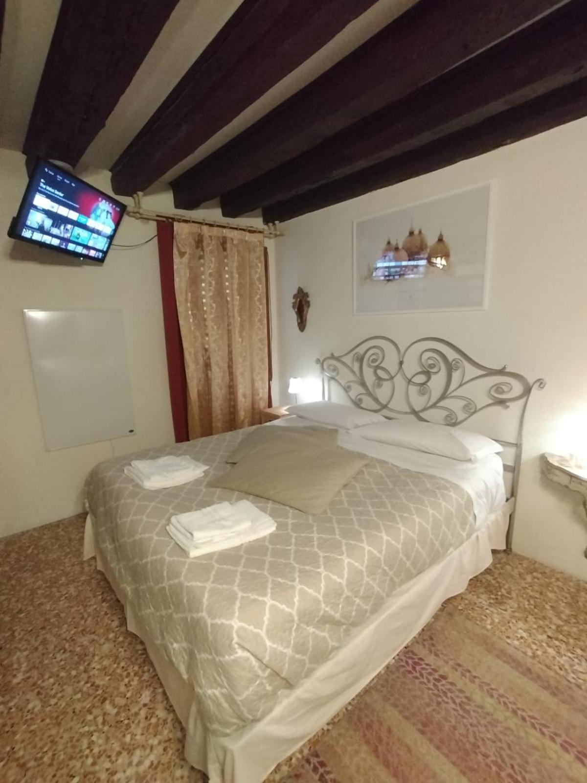 Historical Flat In Cannaregio, Venezia Luaran gambar